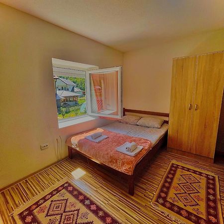 Vuthaj The Blue Eye Bed & Breakfast エクステリア 写真